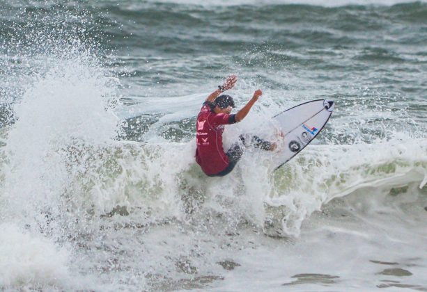 Murilo Coura, Hang Loose Surf Attack 2022, Praia do Tombo, Guarujá (SP). Foto: Erik Medalha.