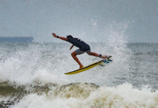 Pedro Henrique, Hang Loose Surf Attack 2022, Praia do Tombo, Guarujá (SP). Foto: Erik Medalha.