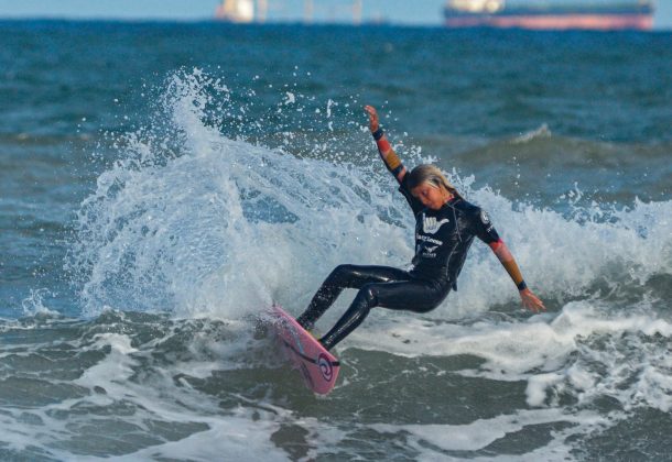 Victoria Larreta, Hang Loose Surf Attack 2022, Praia do Tombo, Guarujá (SP). Foto: Erik Medalha.