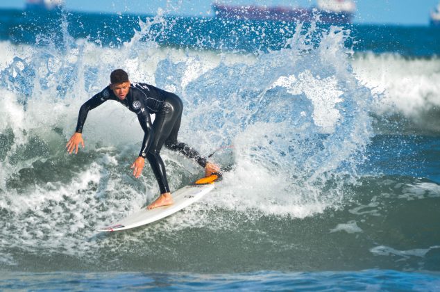 Fabricio Rocha, Hangloose Surf Attack 2022, Praia do Tombo, Guarujá (SP). Foto: Erik Medalha.