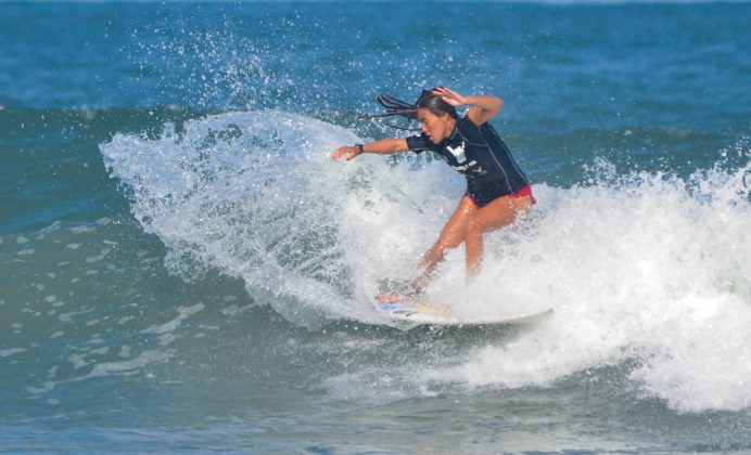 Giovanna Donato, Hangloose Surf Attack 2022, Praia do Tombo, Guarujá (SP). Foto: Erik Medalha.