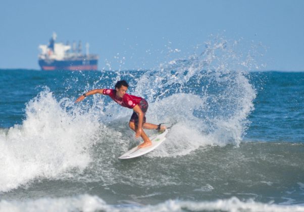 Guilherme Fernandes, Hangloose Surf Attack 2022, Praia do Tombo, Guarujá (SP). Foto: Erik Medalha.