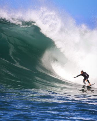 Gutemberg Goulart, Itacoatiara Big Wave 2022, Ilha Mãe, Niterói (RJ). Foto: Tony D'Andrea.