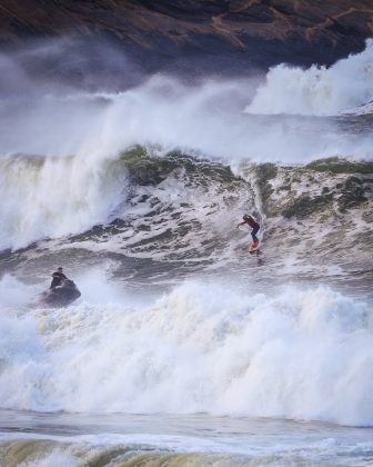Gutemberg Goulart, Itacoatiara Big Wave 2022, Praia de Itacoatiara, Niterói (RJ). Foto: Tony D'Andrea.