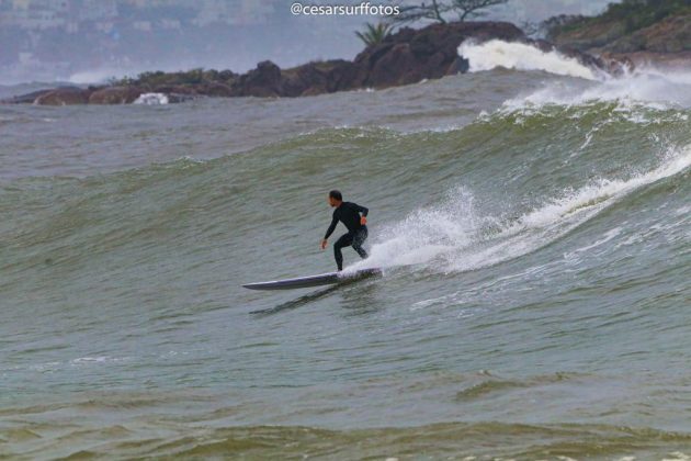 Jaime Viudes, Galhetas, Guarujá (SP). Foto: Cesar Surf Fotos.
