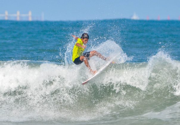 Kailani Rennó, Hangloose Surf Attack 2022, Praia do Tombo, Guarujá (SP). Foto: Erik Medalha.