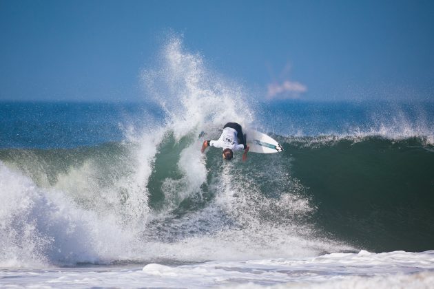 Liam O’Brien, US Open of Surfing 2022, Huntington Beach, Califórnia (EUA). Foto: WSL / Beatriz Ryder.