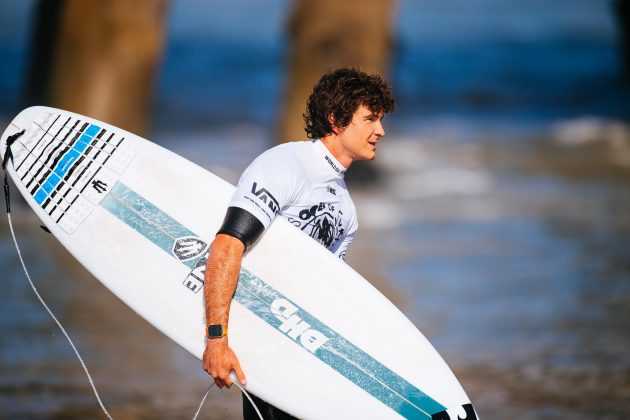 Liam O’Brien, US Open of Surfing 2022, Huntington Beach, Califórnia (EUA). Foto: WSL / Beatriz Ryder.