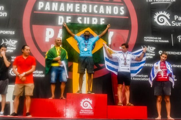 Longboard Masculino, PASA Games Panamá 2022, Playa Venao. Foto: Michael Tweddle.