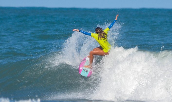 Luana Reis, Hangloose Surf Attack 2022, Praia do Tombo, Guarujá (SP). Foto: Erik Medalha.