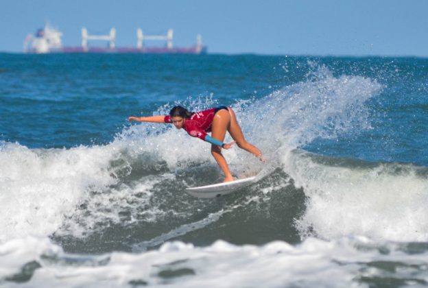 Luiza Savoi, Hangloose Surf Attack 2022, Praia do Tombo, Guarujá (SP). Foto: Erik Medalha.