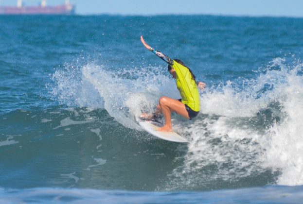 Maria Amelia, Hangloose Surf Attack 2022, Praia do Tombo, Guarujá (SP). Foto: Erik Medalha.