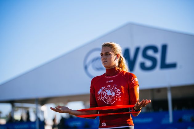 Molly Picklum, US Open of Surfing 2022, Huntington Beach, Califórnia (EUA). Foto: WSL / Beatriz Ryder.