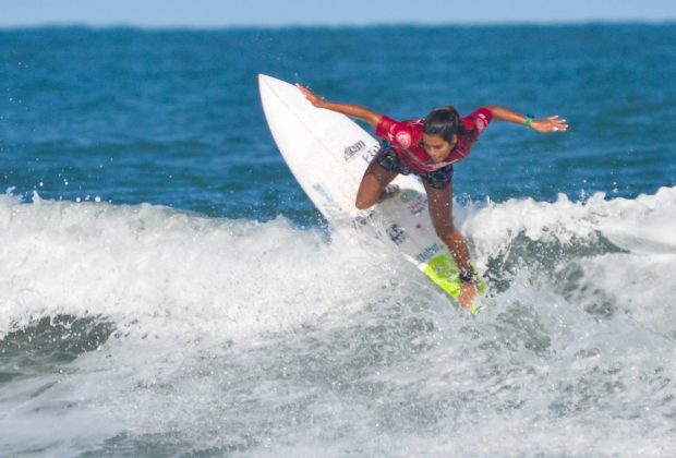 Sol Carrion, Hangloose Surf Attack 2022, Praia do Tombo, Guarujá (SP). Foto: Erik Medalha.
