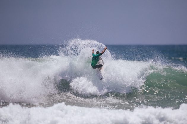 Taichi Wakita, US Open of Surfing 2022, Huntington Beach, Califórnia (EUA). Foto: WSL / Beatriz Ryder.
