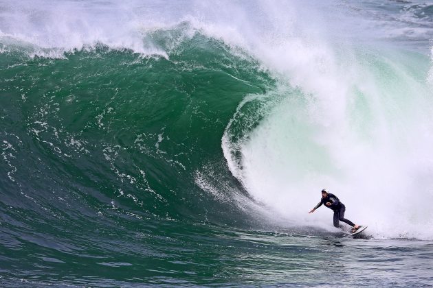 Victor Gioranelli, Itacoatiara Big Wave 2022, Laje do Shock, Niterói (RJ). Foto: Tony D'Andrea.