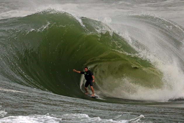 Itacoatiara Big Wave 2022, Laje do Shock, Niterói (RJ). Foto: Tony D´Andrea.