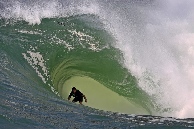 Felipe Cesarano, Itacoatiara Big Wave 2022, Laje do Shock, Niterói (RJ). Foto: Tony D´Andrea.