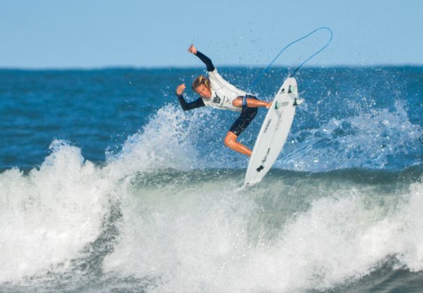 Yuri Barros, Hangloose Surf Attack 2022, Praia do Tombo, Guarujá (SP). Foto: Erik Medalha.