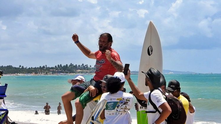 Rafael Lueders, CBSurf Maracaípe Surf Adaptado. Foto: Divulgação.