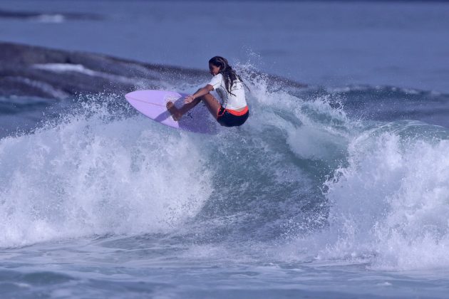 Aurora Ribeiro, Hangloose Surf Attack 2022, Praia de Camburi, São Sebastião (SP). Foto: Munir El Hage.