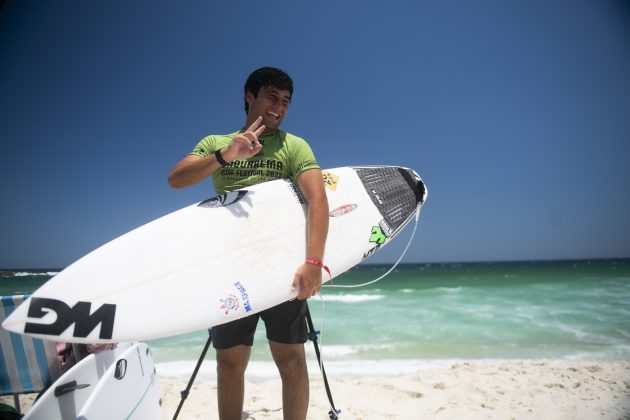 Diego Aguiar, Saquarema Surf Festival, Praia de Itaúna, Saquarema (RJ). Foto: Daniel Smorigo.