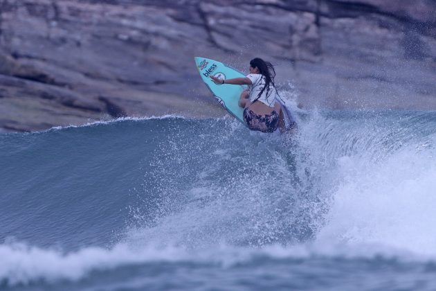 Gabrielle Muntaner, Hangloose Surf Attack 2022, Praia de Camburi, São Sebastião (SP). Foto: Munir El Hage.