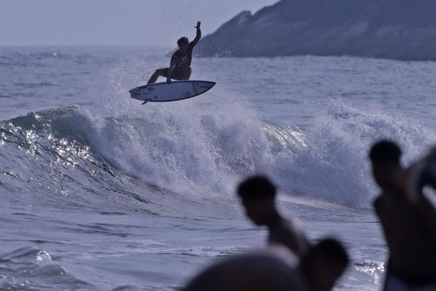 Guilherme Fernandes, Hang Loose Surf Attack 2022, Praia de Camburi, São Sebastião (SP). Foto: Munir El Hage.