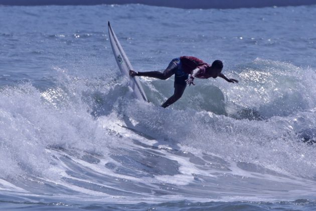 Hugo Amparo, Hang Loose Surf Attack 2022, Praia de Camburi, São Sebastião (SP). Foto: Munir El Hage.
