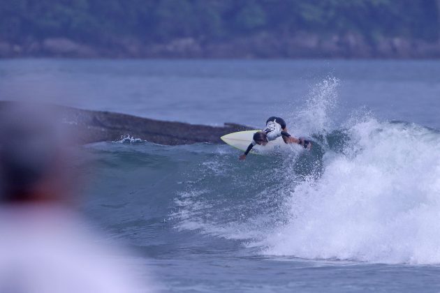 Maeca Guastalla, Hangloose Surf Attack 2022, Praia de Camburi, São Sebastião (SP). Foto: Munir El Hage.