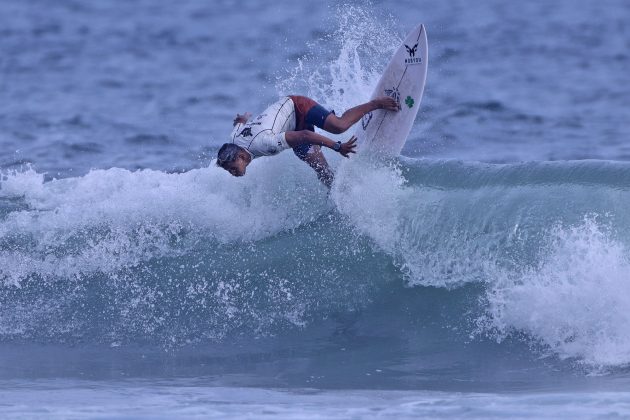 Matheus Neves, Hang Loose Surf Attack, Praia de Camburi, São Sebastião (SP). Foto: Munir El Hage.