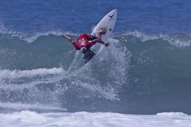 Matheus Neves, Hang Loose Surf Attack 2022, Praia de Camburi, São Sebastião (SP). Foto: Munir El Hage.