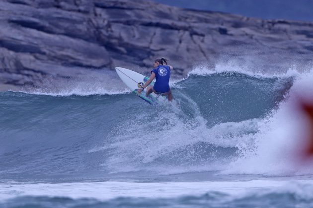 Mayara Zampieri, Hangloose Surf Attack 2022, Praia de Camburi, São Sebastião (SP). Foto: Munir El Hage.
