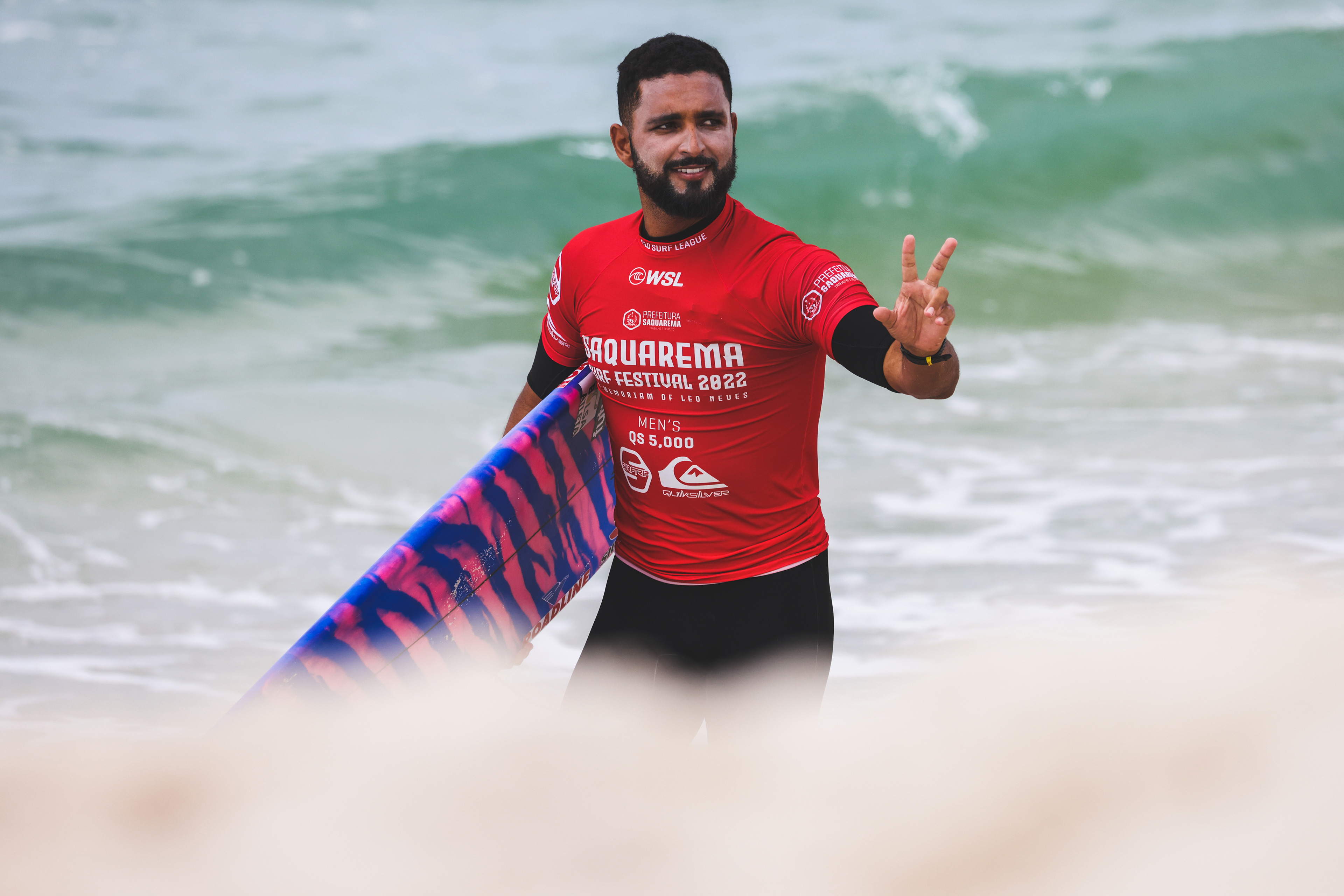 Michael Rodrigues após bater todos os recordes do Saquarema Surf Festival.