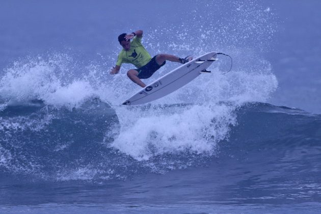 Murilo Coura, Hangloose Surf Attack 2022, Praia de Camburi, São Sebastião (SP). Foto: Munir El Hage.