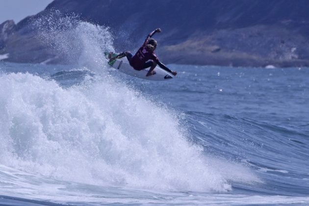 Yuri Barros, Hang Loose Surf Attack 2022, Praia de Camburi, São Sebastião (SP). Foto: Munir El Hage.