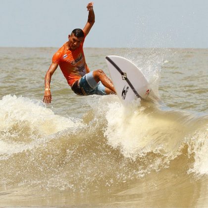 Nayson Costa, CBsurf em Água Doce, Ilha do Mosqueiro (PA). Foto: Rogério Fernandez.