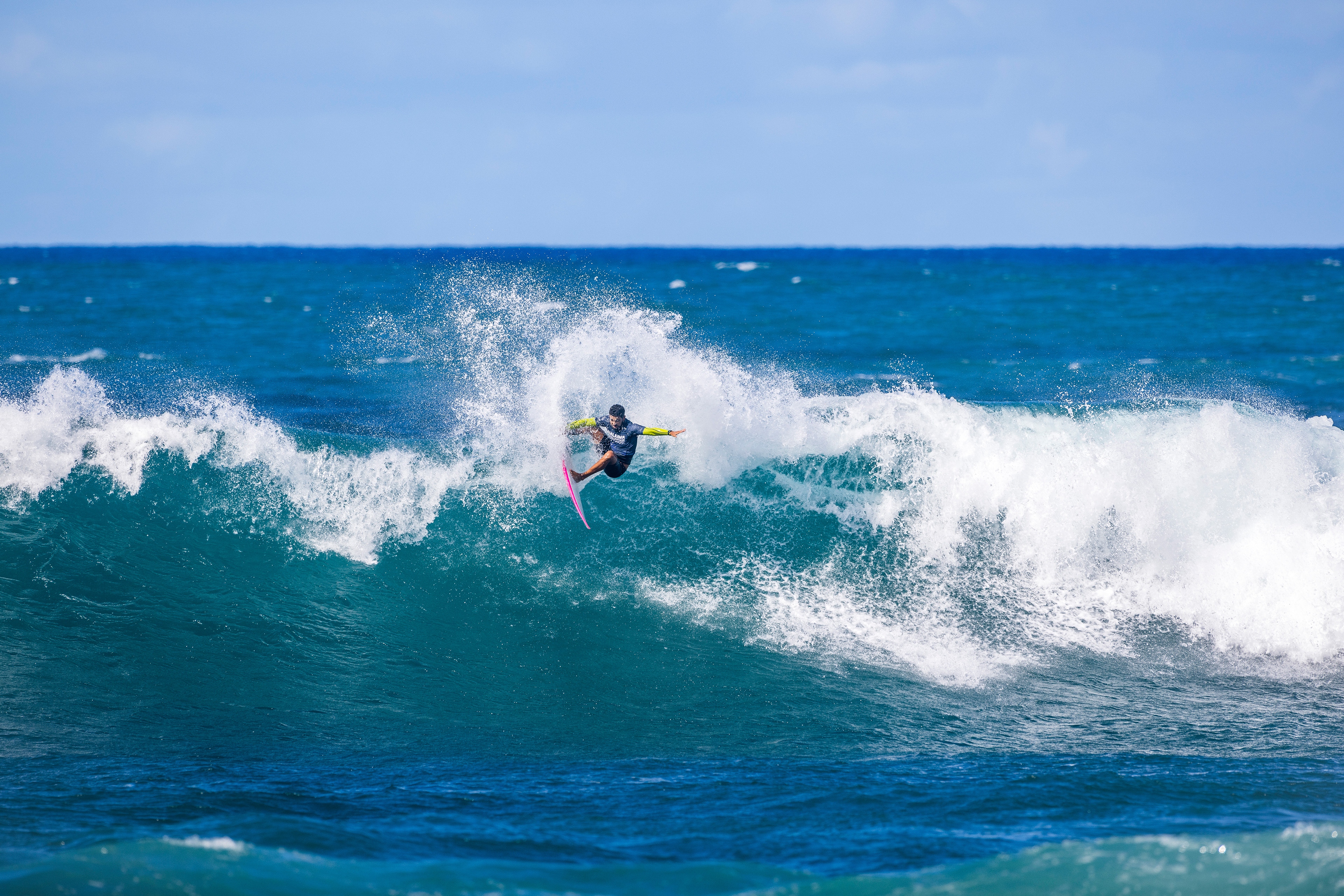 Michael Rodrigues é o único brasileiro vivo no Haleiwa Challenger.