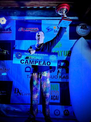 Ricardo Mello, Cerimônia de entrega de prêmios aos campeões do Circuito Caraguatatubense de 2022. Foto: Divulgação.