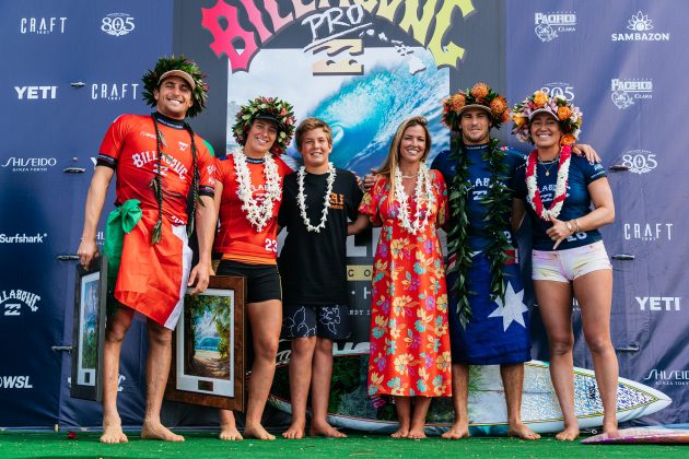 Leonardo Fioravanti, Tyler Wright, família Irons, Jack Robinson e Carissa Moore, Pro Pipeline 2023, North Shore de Oahu, Havaí. Foto: WSL / Heff.