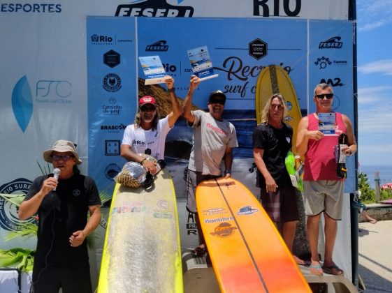 Pódio Grand Kahuna, Recreio Surf Classic 2023, Praia da Macumba (RJ). Foto: Nelson Veiga.