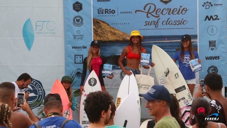 Pódio Pranchinha Sub-16 Feminino, Recreio Surf Classic 2023, Praia da Macumba (RJ). Foto: Cesar Aiello.
