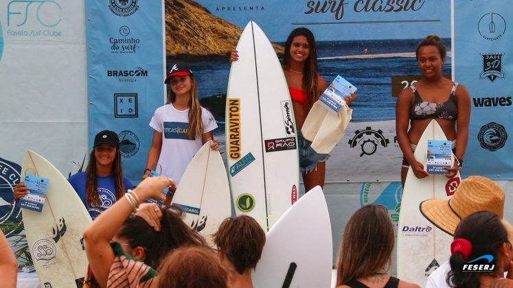 Pódio Pranchinha Sub-18 Feminino, Recreio Surf Classic 2023, Praia da Macumba (RJ). Foto: Cesar Aiello.