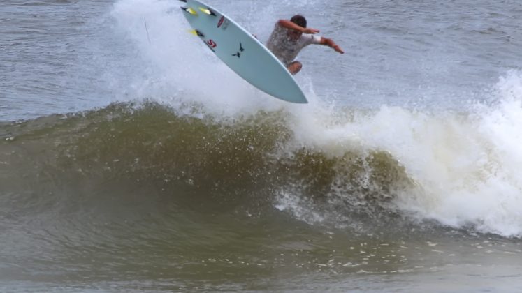 Daniel Templar, Quissamã Surf Pro AM 2023, Barra do Furaco, Norte Fluminense (RJ). Foto: Cesar Aiello.