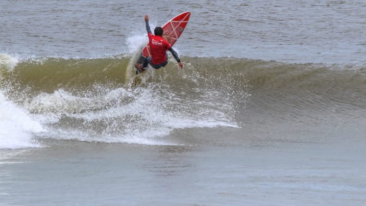 Pedro Neves, Quissamã Surf Pro AM 2023, Barra do Furaco, Norte Fluminense (RJ). Foto: Cesar Aiello.
