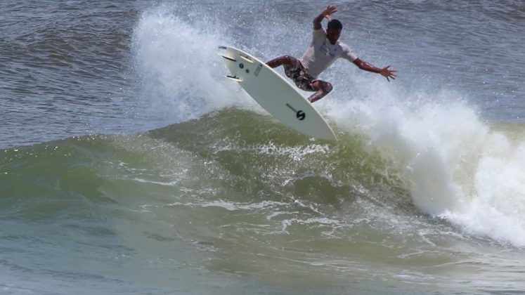 Anderson Pikachu, Quissamã Surf Pro AM 2023, Barra do Furaco, Norte Fluminense (RJ). Foto: Cesar Aiello.