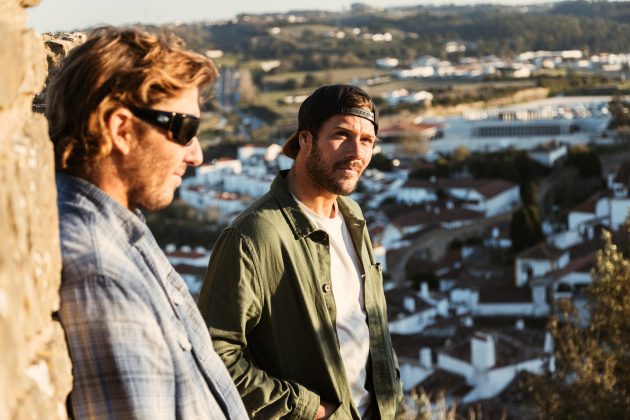 Clay Marzo e Pedro Boonman, Vila de Óbidos, Trip Capítulo Perfeito e Turismo de Portugal 2023. Foto: André Carvalho.