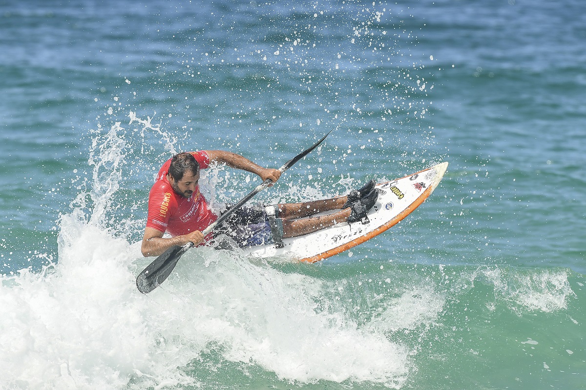 Felipe Kizu tem seis títulos de campeão mundial de surf adaptado.
