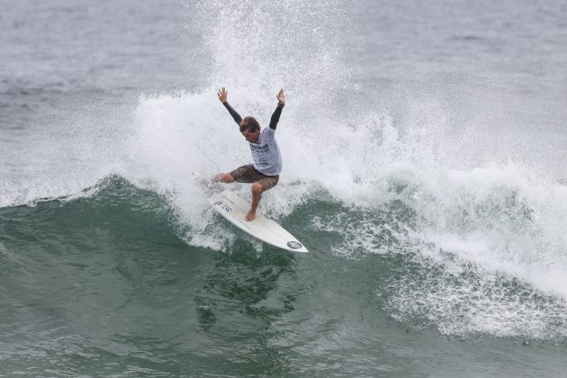 Guilherme Ferreira, Saquarema Surf Festival, Praia de Itaúna (RJ). Foto: Daniel Smorigo.