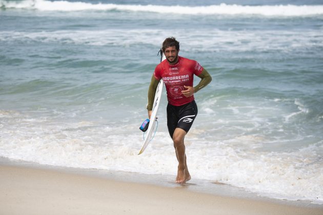 Lucas Chianca, Saquarema Surf Festival, praia de Itaúna (RJ). Foto: Daniel Smorigo.